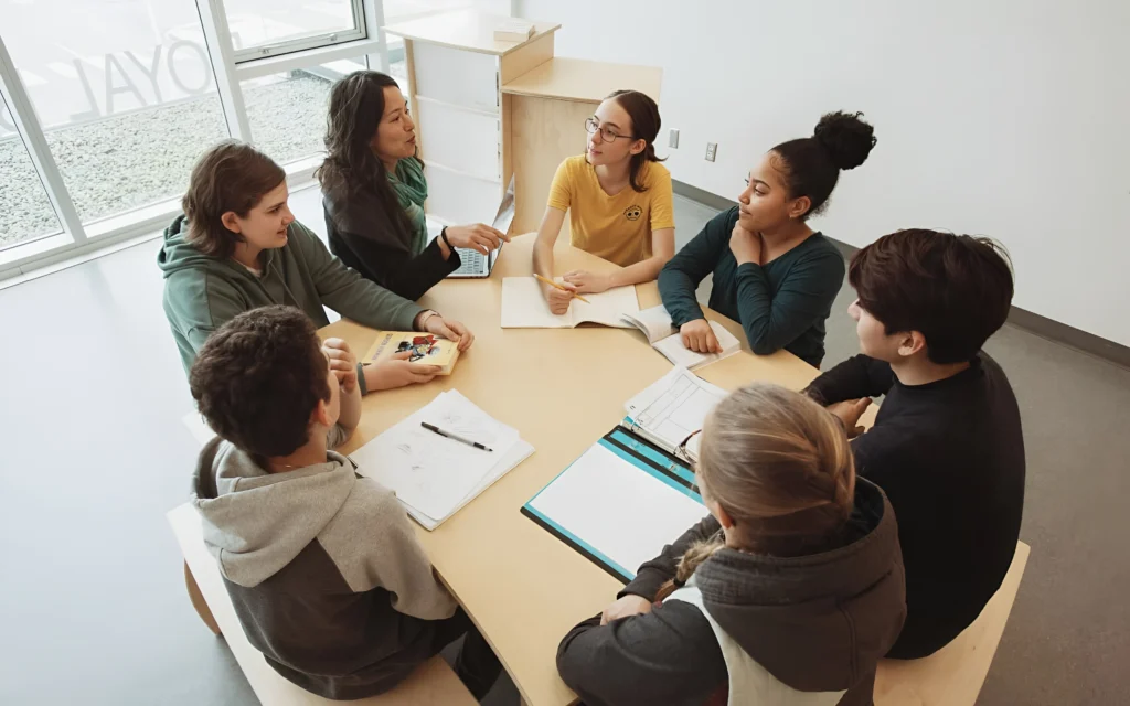 Menyelaraskan Komunikasi Antara Guru & Pihak Berkepentingan